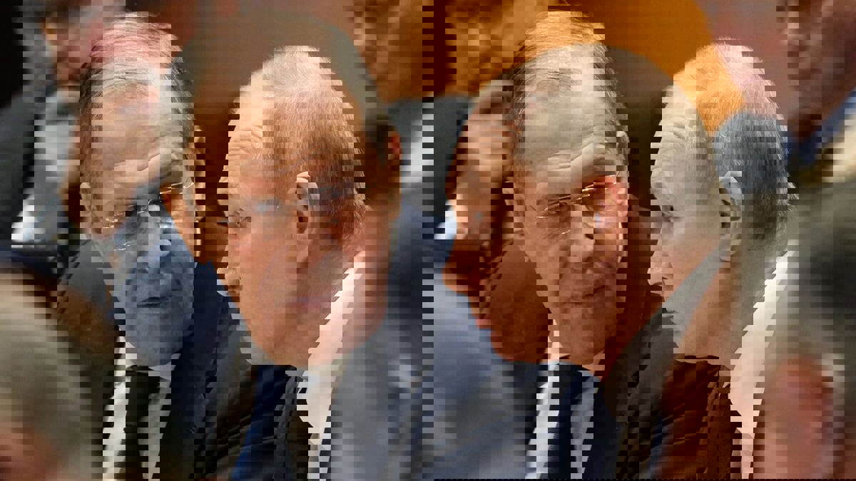 بريطانيا تفرض عقوبات على بوتين ولافروف