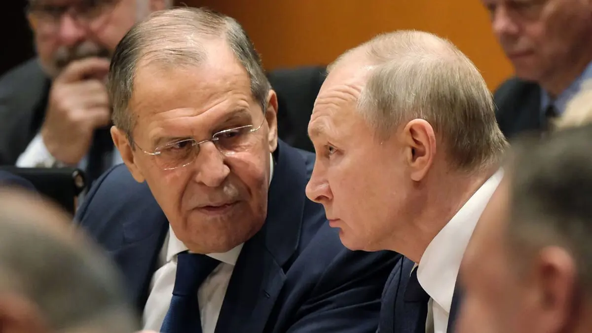 بريطانيا تفرض عقوبات على بوتين ولافروف