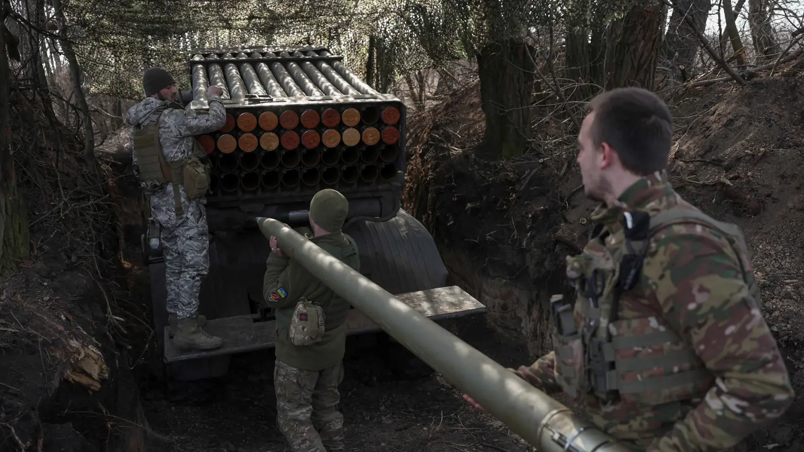 "وول ستريت جورنال": أوكرانيا ستواجه نقصاً بدفاعاتها في غضون أشهر