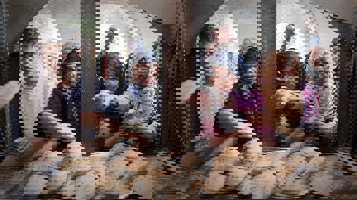 بعد ارتفاع سعر المحروقات.. التحول في منظومة الخبز إلى"الدعم النقدي" يثير جدلًا في مصر‎