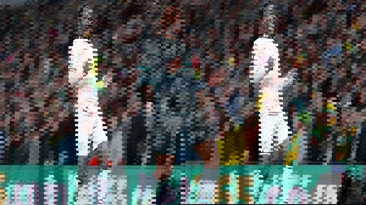 غوارديولا: مستقبل رحيم سترلينغ في مانشستر سيتي يحدده النادي