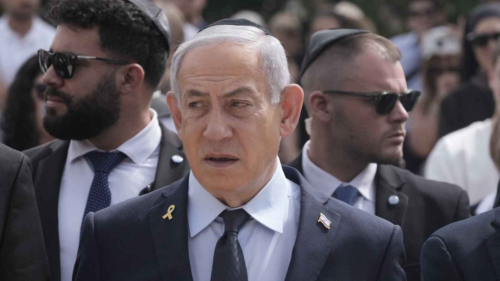 "تفتيش جسدي" وأجهزة متطورة.. "الشاباك" يعزز إجراءاته الأمنية حول نتنياهو