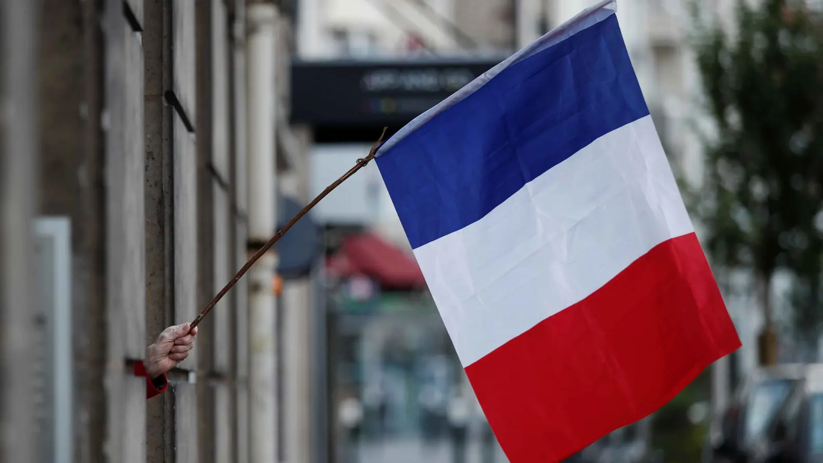 ملف الهجرة يطفو مجددًا.. هل تتبنى فرنسا سياسة اليمين المتطرف؟