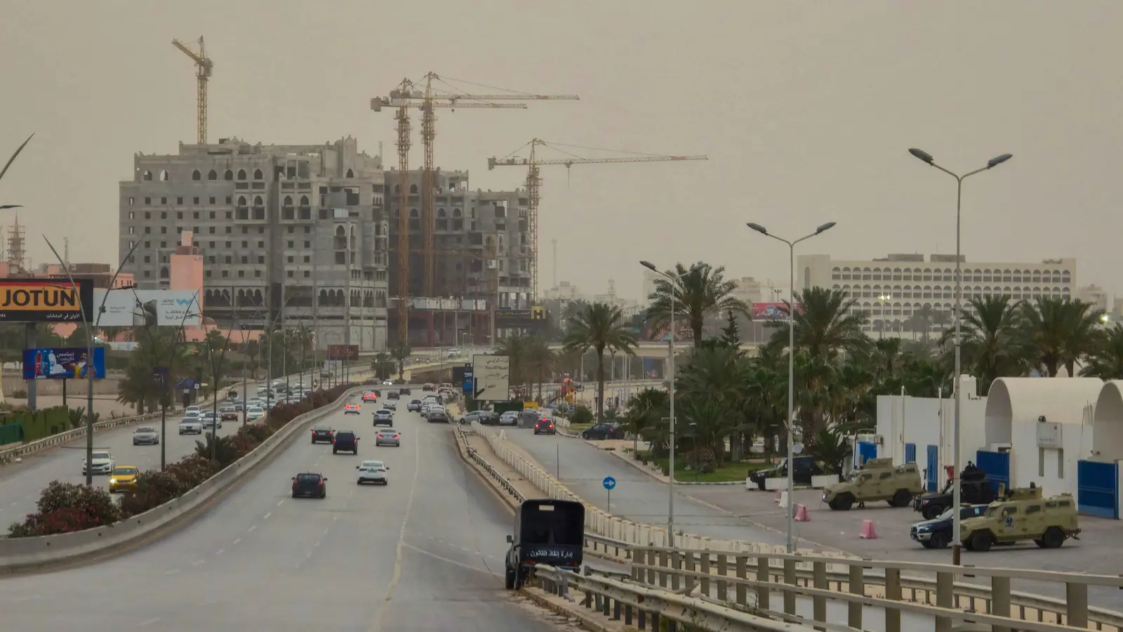 "هدنة هشة".. ترقب حذر في طرابلس لتثبيت الاتفاق بين طرفي الصراع