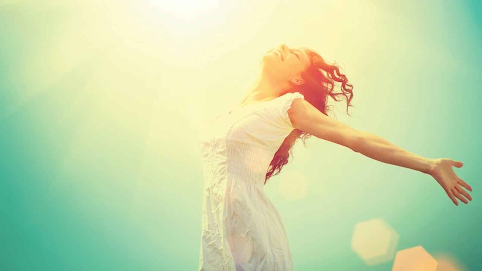 "فيتامين المئويين".. سر العمر الطويل قد يكون أقرب مما تتخيل