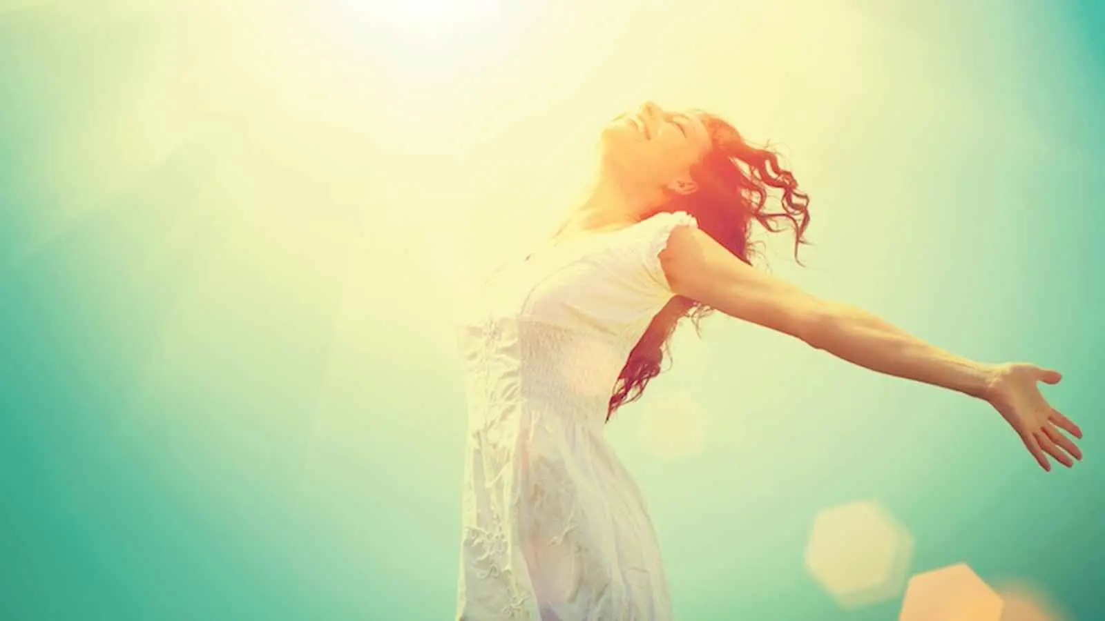 "فيتامين المئويين".. سر العمر الطويل قد يكون أقرب مما تتخيل