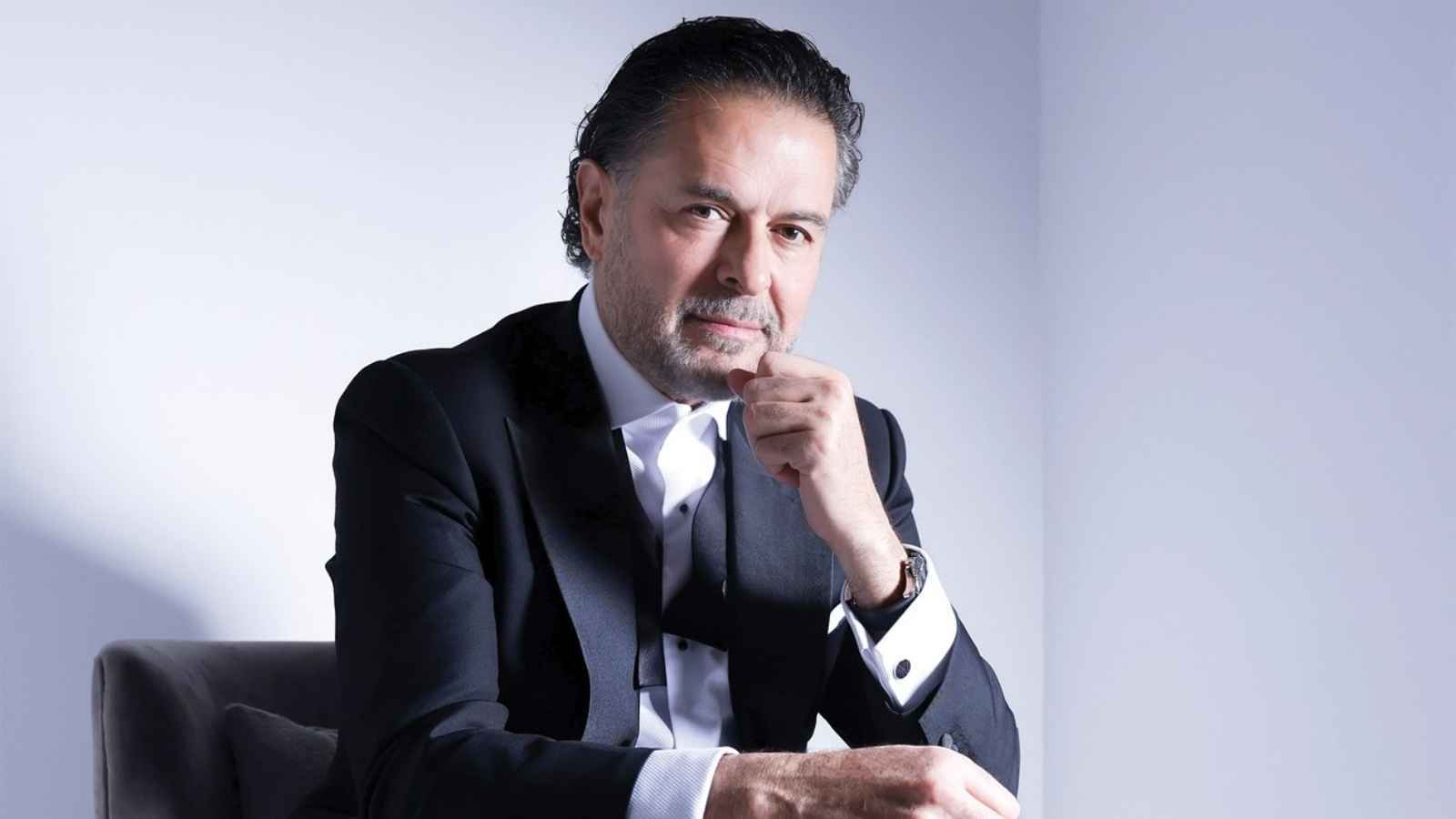 راغب علامة يتوعد "العقول السوداء".. ما القصة؟