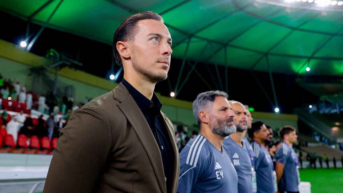 مدرب الأهلي السعودي يطلب نجم الهلال بالاسم