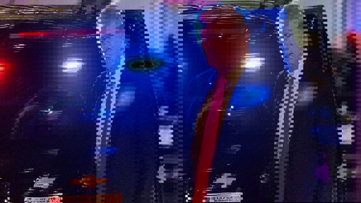 هل سيواجه ترامب تهما جنائية بعد مداهمة منزله؟