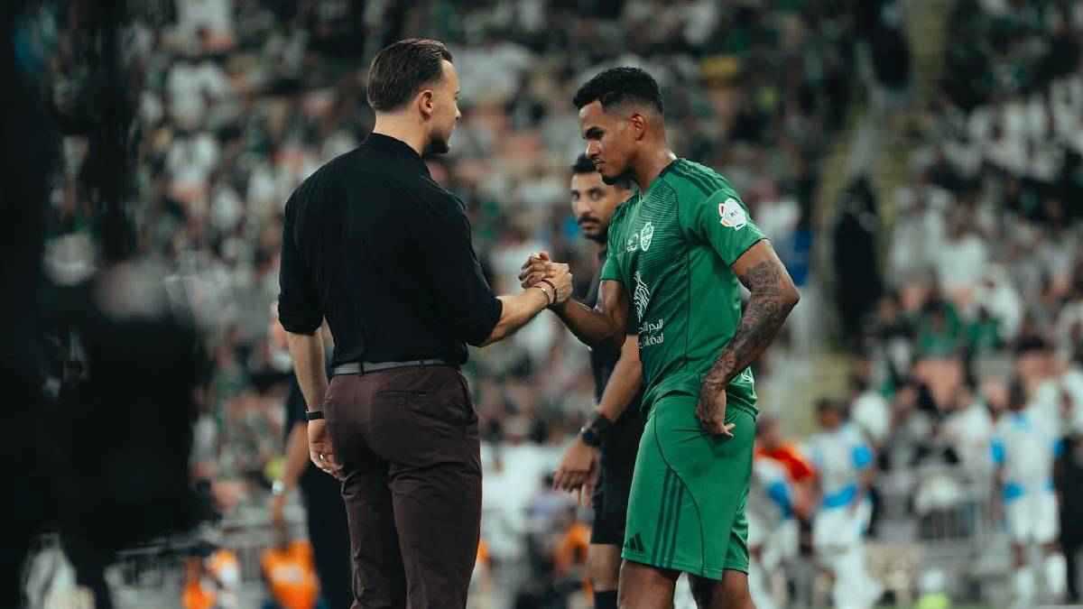 لإنقاذ نفسه.. غالينو يفاجئ الأهلي السعودي بقرار مثير