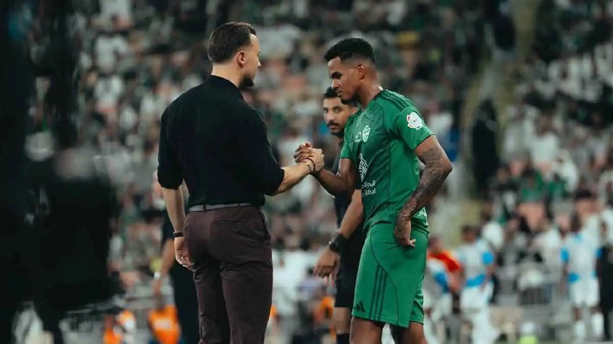 لإنقاذ نفسه.. غالينو يفاجئ الأهلي السعودي بقرار مثير