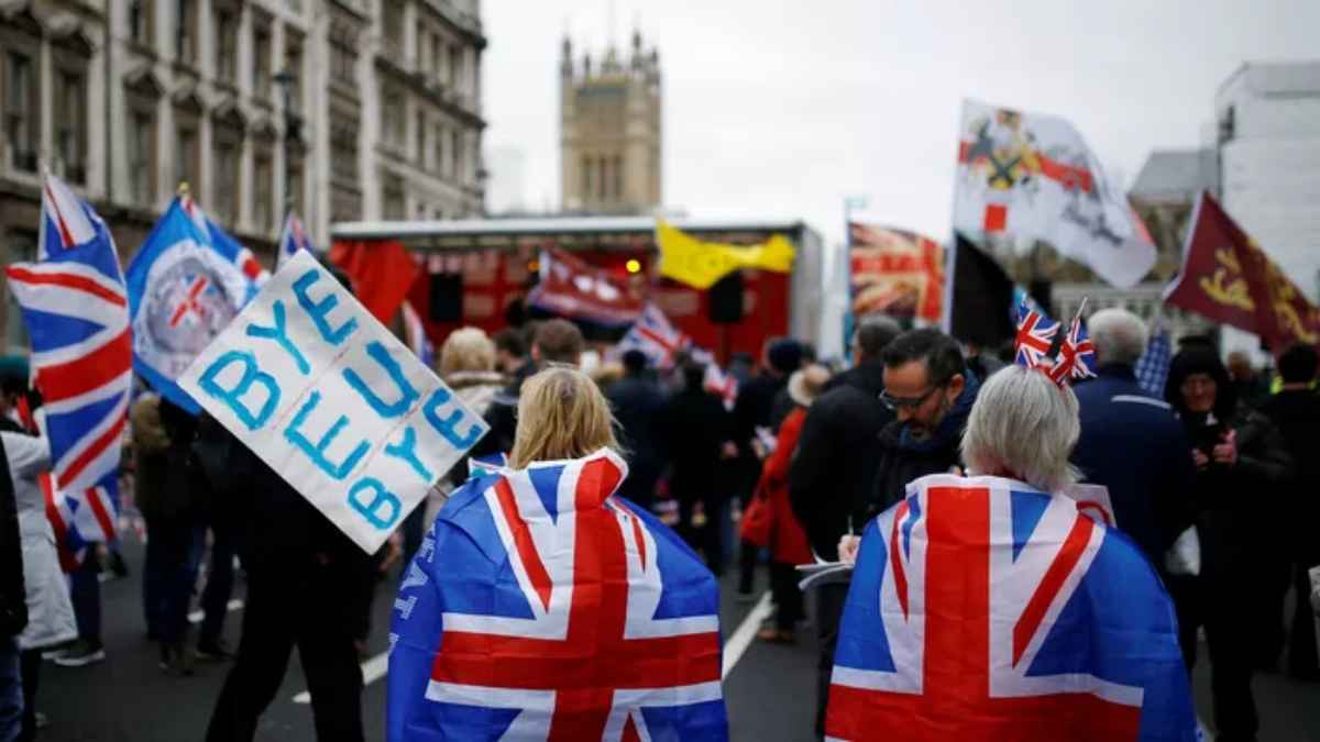 "لوفيغارو": 56% من البريطانيين يريدون العودة للاتحاد الأوروبي