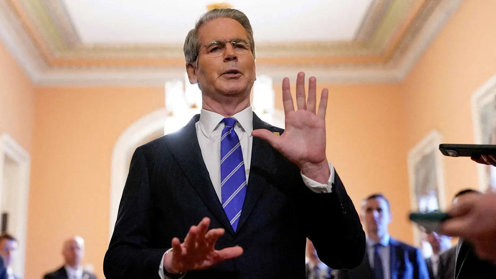 واشنطن تتوقع تحصيل 300 مليار دولار من الرسوم الجمركية بنهاية 2025