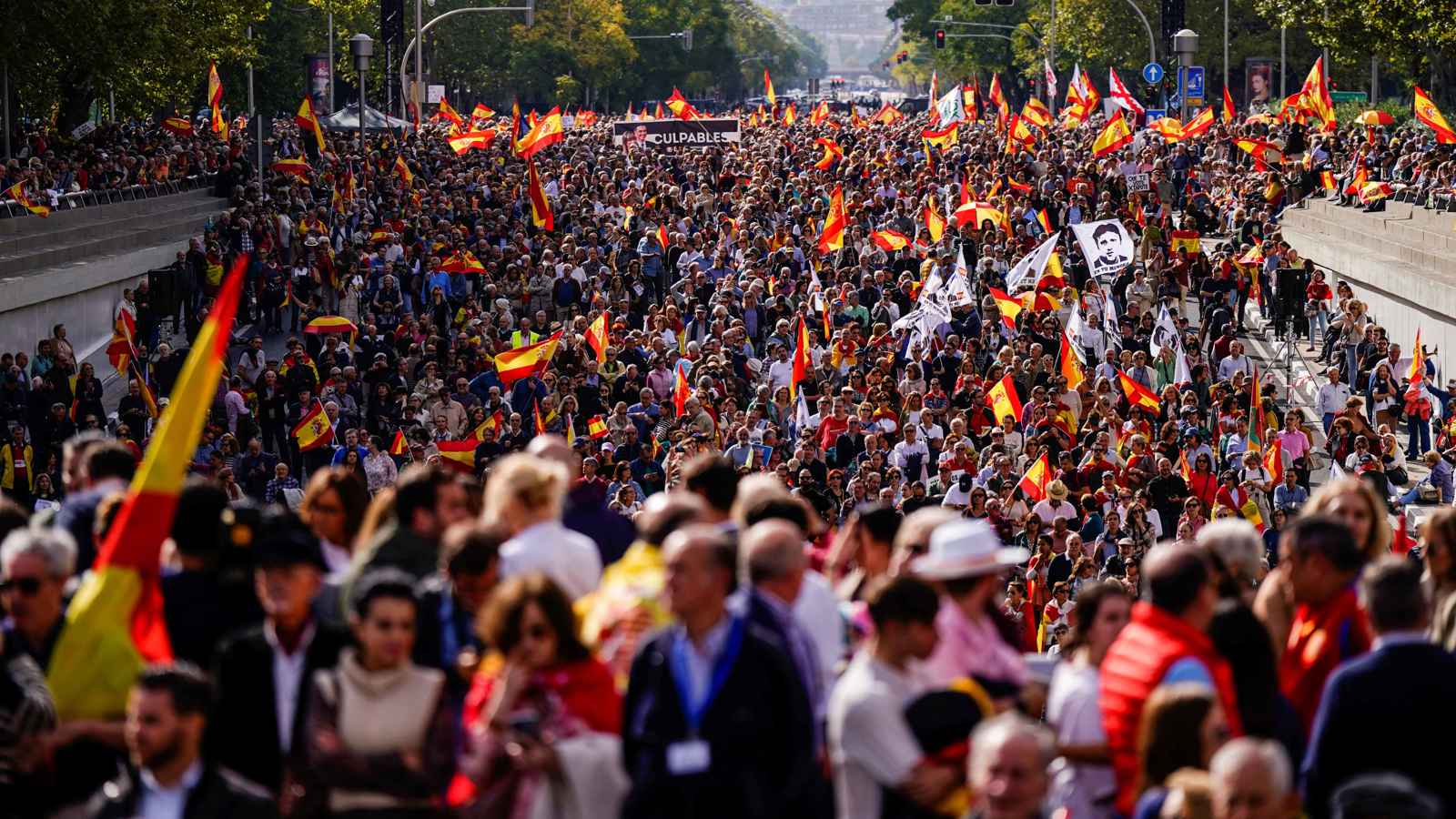 إسبانيا.. آلاف المحتجين ينددون بسياسات حكومة سانشيز