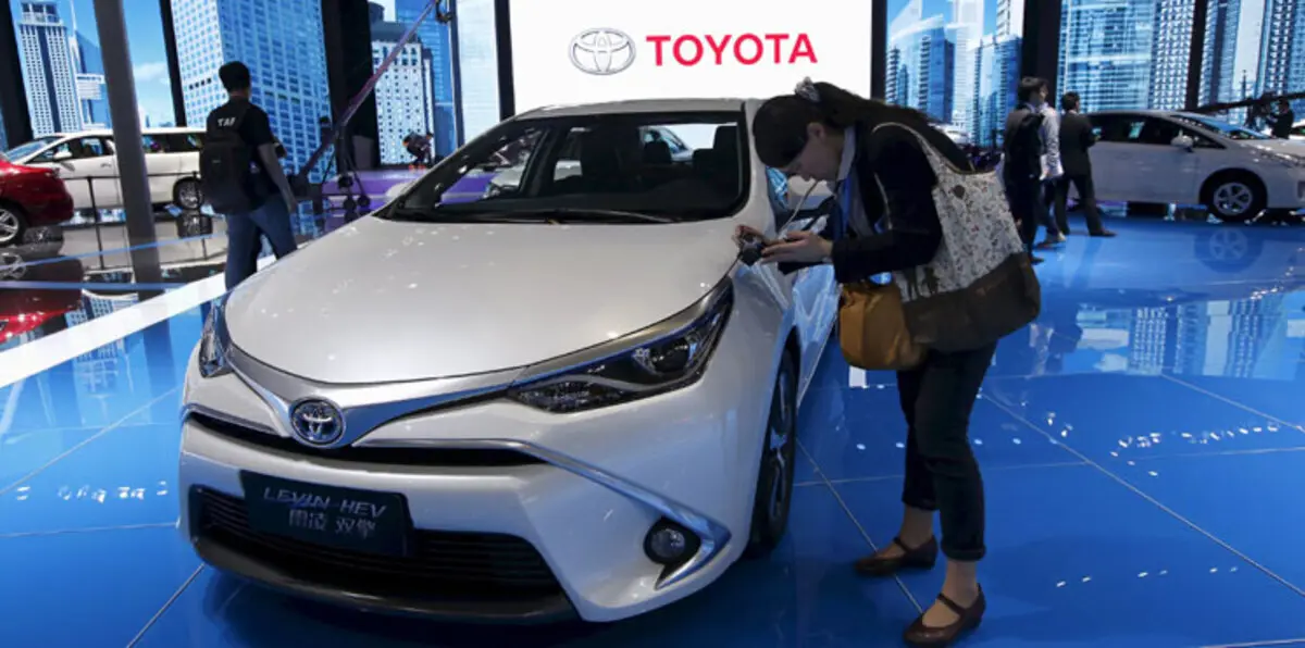 تويوتا تتعاون لتطوير سيارات ذاتية القيادة‎