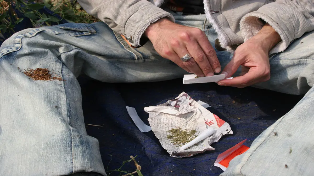 تاجر مخدرات مصري يفاجئ زوجته بطلب صادم وهذا ما فعلته