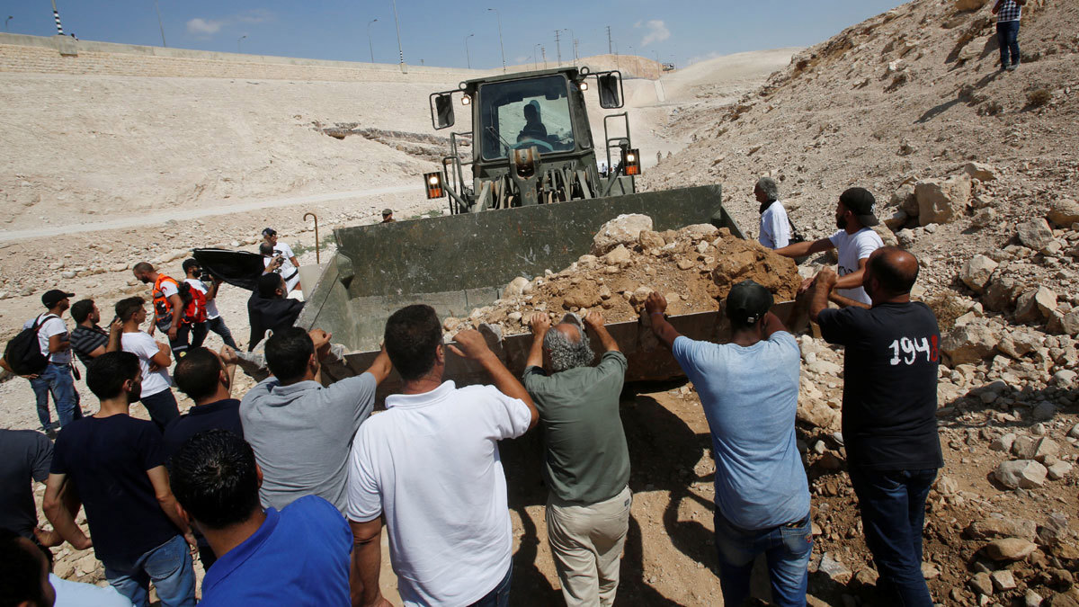 يسمى "الطريق الأمريكي".. إسرائيل تشق طريقا دائريا جديدا يربط المستوطنات بالقدس