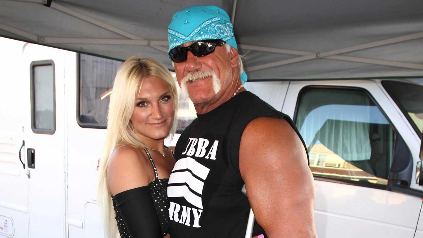 ابنة هالك هوغان تعيش في فندق بعد استبعادها من الميراث