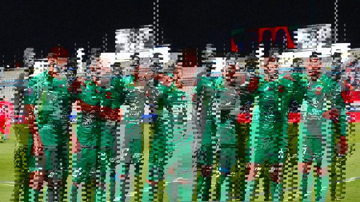 شباب الأهلي دبي يتخطى خورفكان ويطارد الشارقة على صدارة ترتيب الدوري الإماراتي (فيديو)