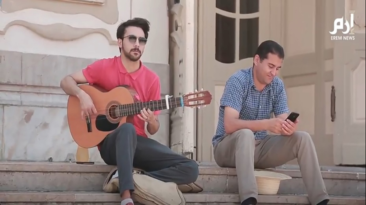 بعد تفجيري العاصمة.. شباب تونسيون يحاربون "الإرهاب" بالفن (فيديو)