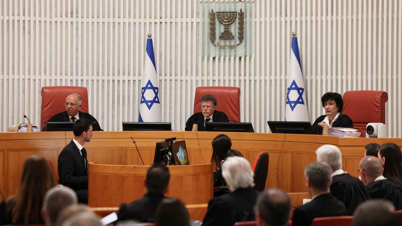 جلسة ساخنة في محكمة إسرائيلية للبت بعزل رئيس "الشاباك" (فيديو)