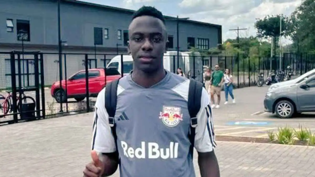 وفاة صادمة للاعب قبل الانتقال إلى نادٍ كبير بساعات