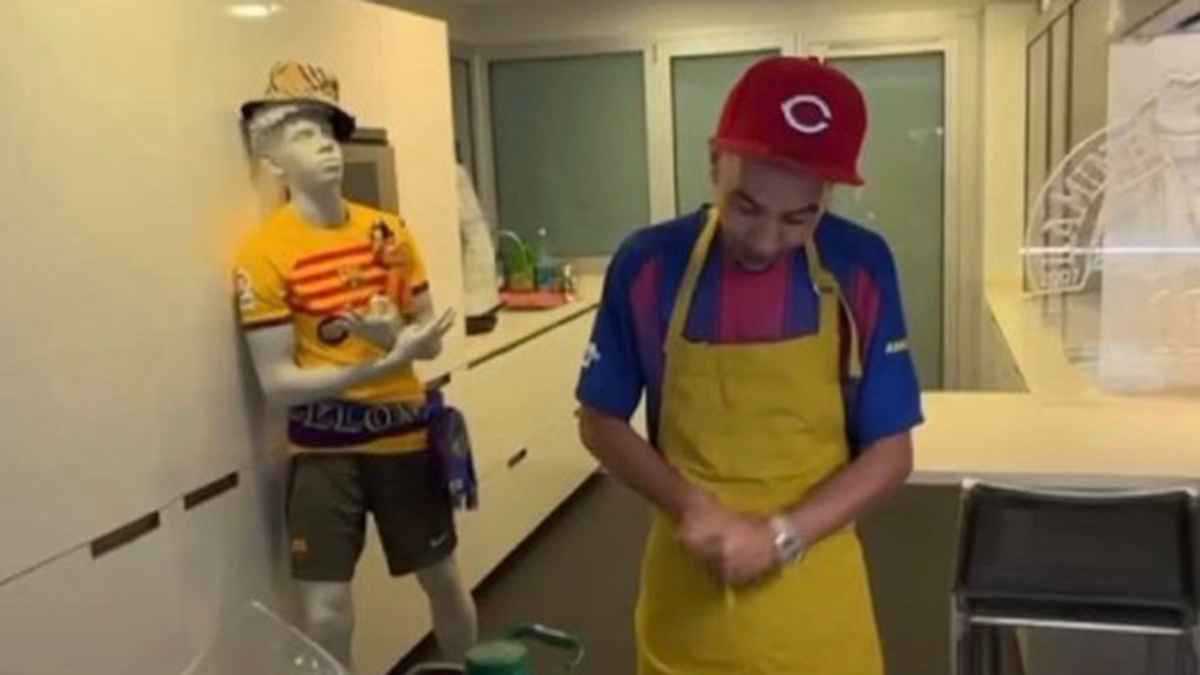 نجلي سوف يطبخهم.. والد لامين يامال يفجر غضب جمهور ريال مدريد (فيديو)