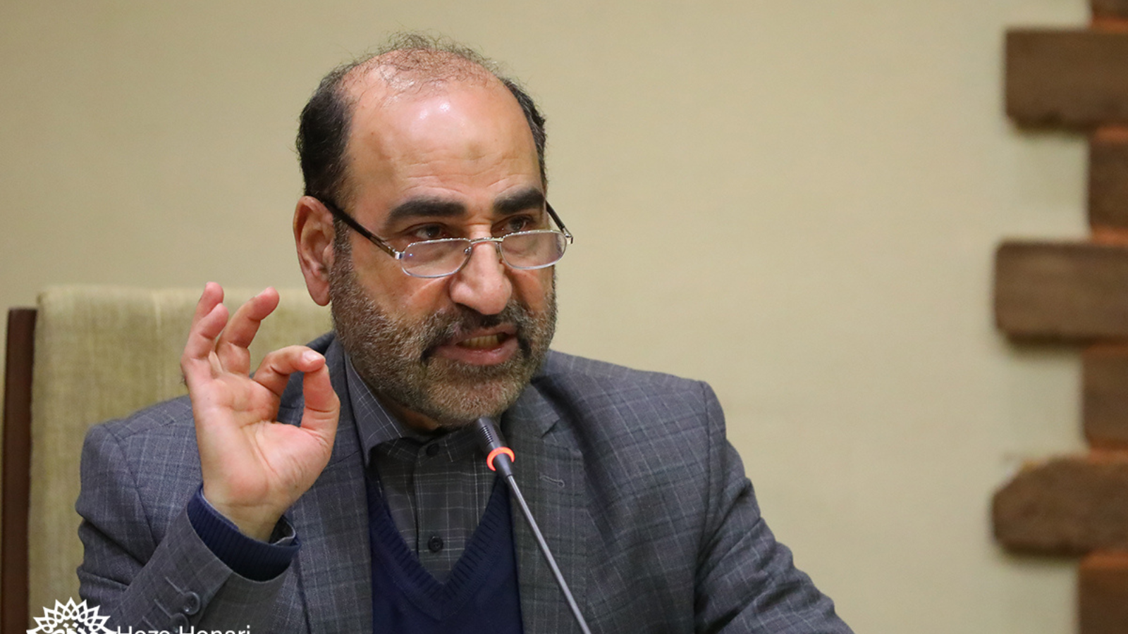 نائب إيراني: بزشكيان أضعف "حزب الله"