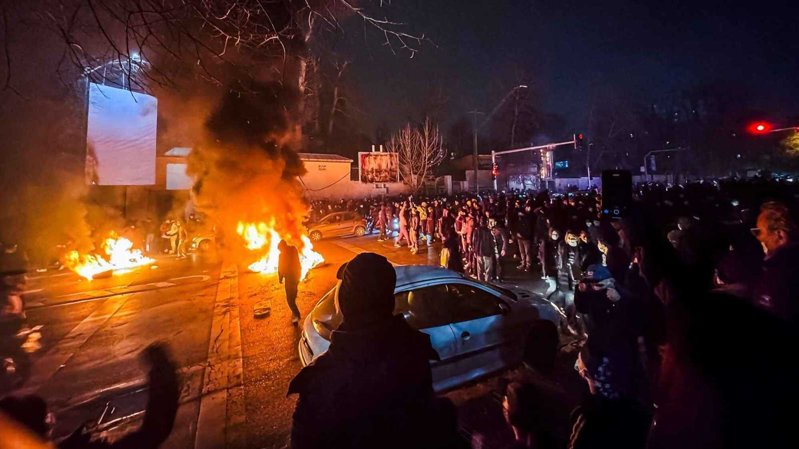 مع تصاعد وتيرة الاضطرابات.. شهادات طبية صادمة من مستشفيات إيران