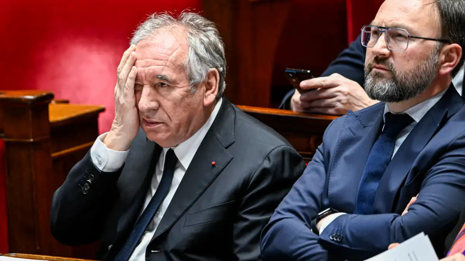 فرنسا.. هل كان بايرو على علم بـ"العنف" في "نوتردام دي بيتارام"؟