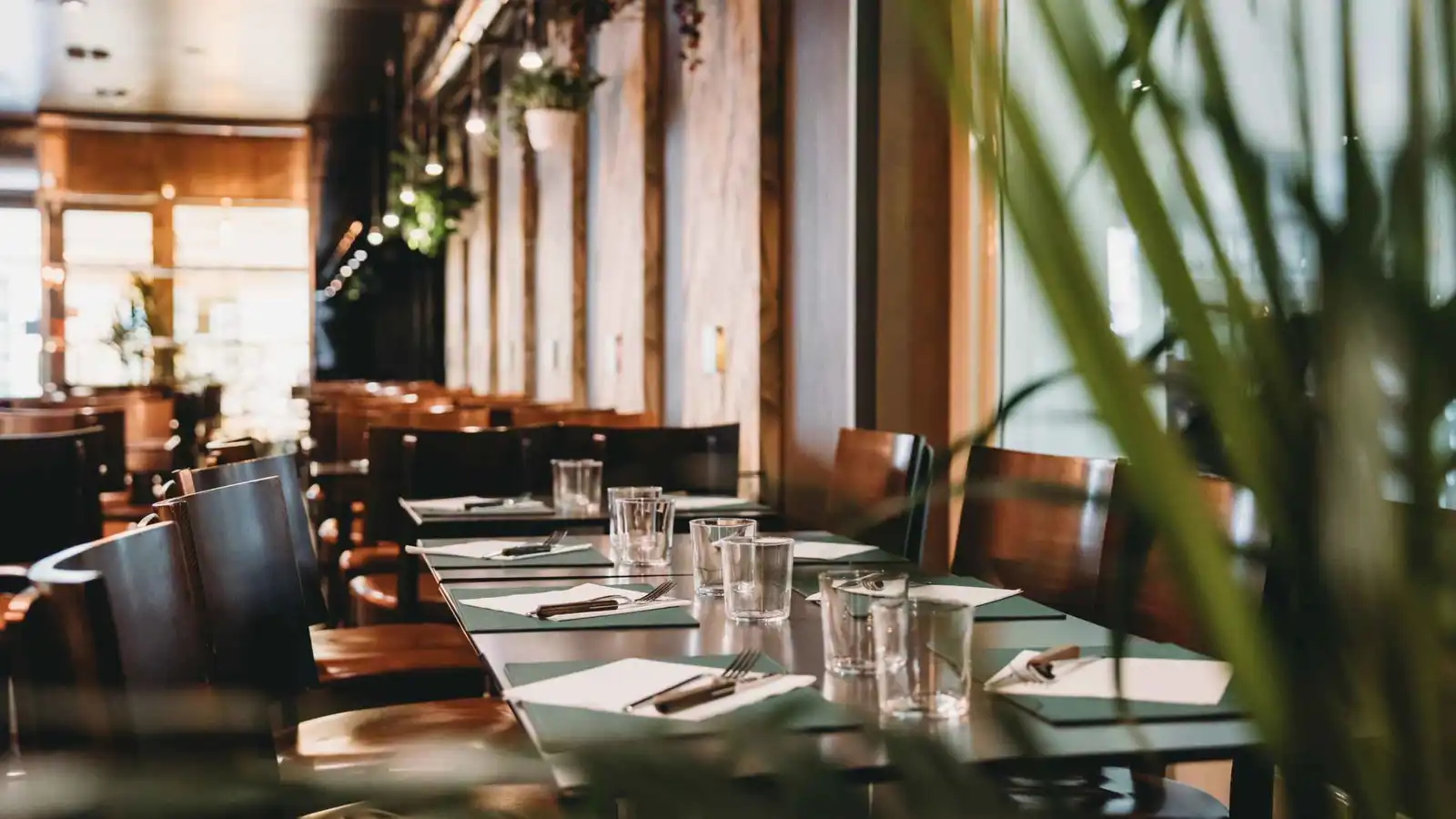 "حادث غريب" يودي بحياة سائح داخل مطعم في تايلاند