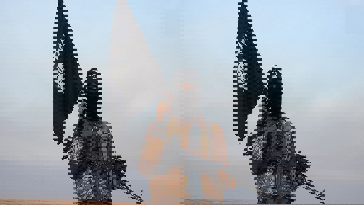 أمريكا تنقل متشددَيْن داعشيَيْن بارزَيْن من سوريا مع بدء الهجوم التركي