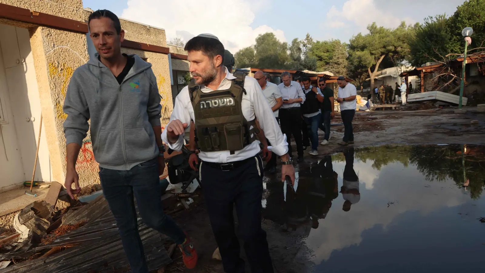 "لن نتوقف قبل تدمير حماس".. سموتريتش يعلق على الهجمات الصاروخية