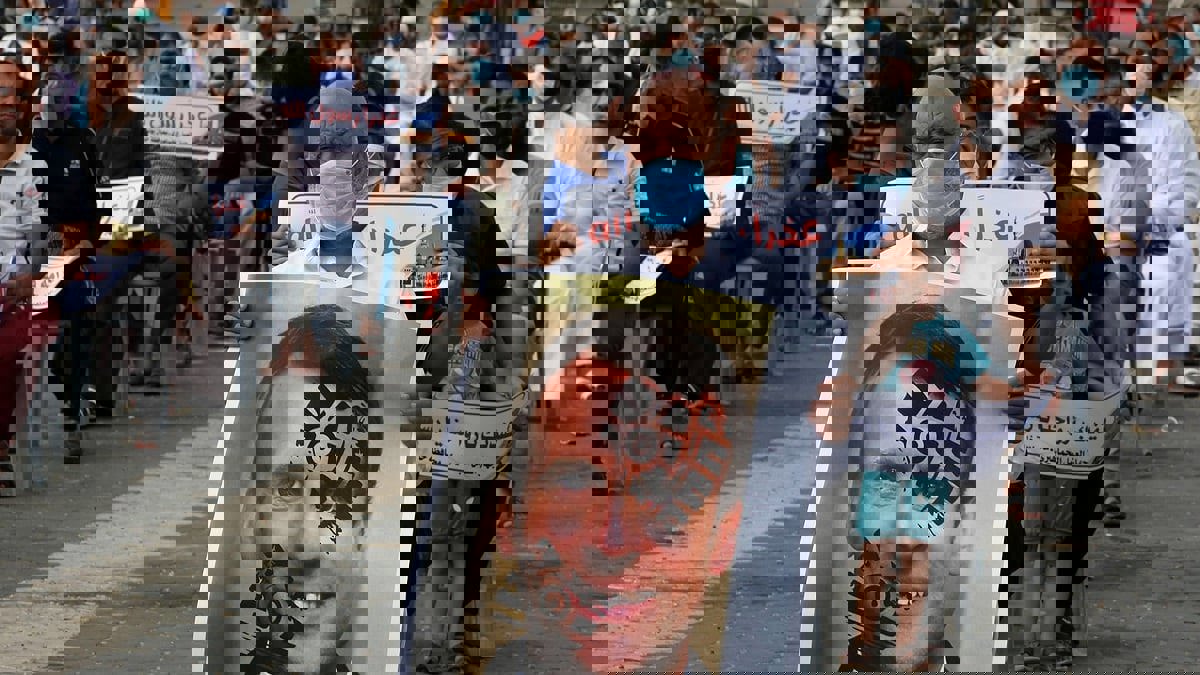 "تنظيم القاعدة" يهاجم ماكرون ويطالب بقتل كل من يسيء للرسول