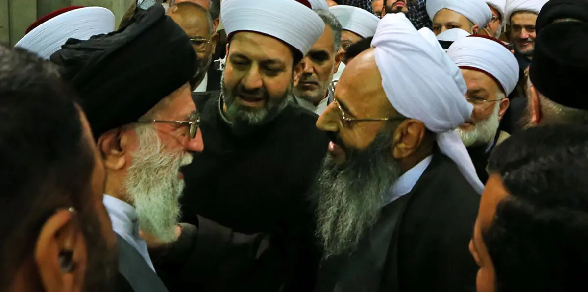 زعيم السنة في إيران يطالب خامنئي بإنصاف طائفته