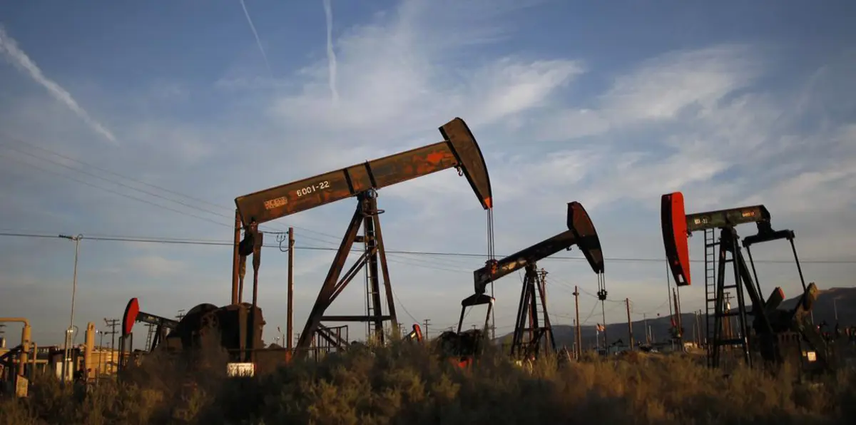 المخاوف من حرب تجارية بين أمريكا والصين تهبط بأسعار النفط