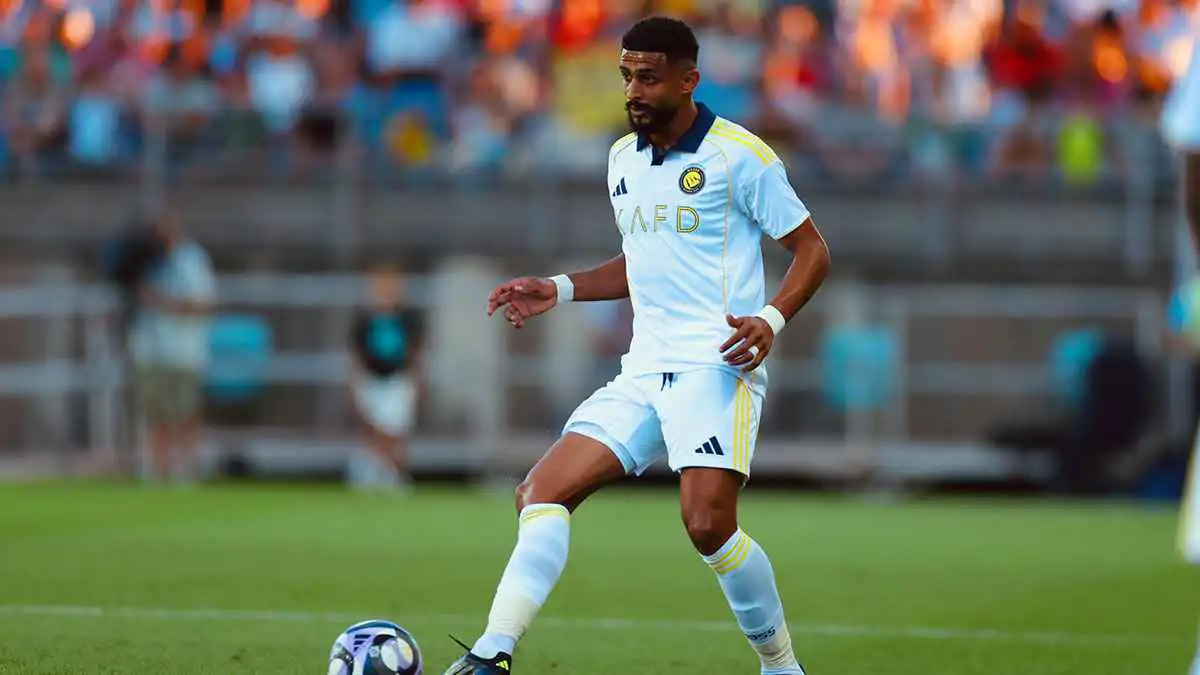 أزال صورة الاتحاد وألغى "التثبيت".. تصرف مثير من عبدالإله العمري عبر إنستغرام