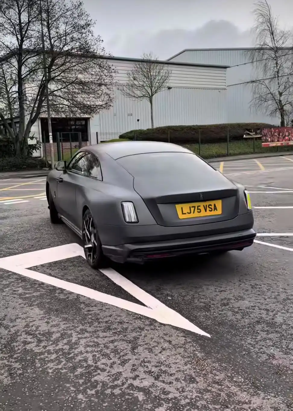 سيارة محمد صلاح نجم ليفربول