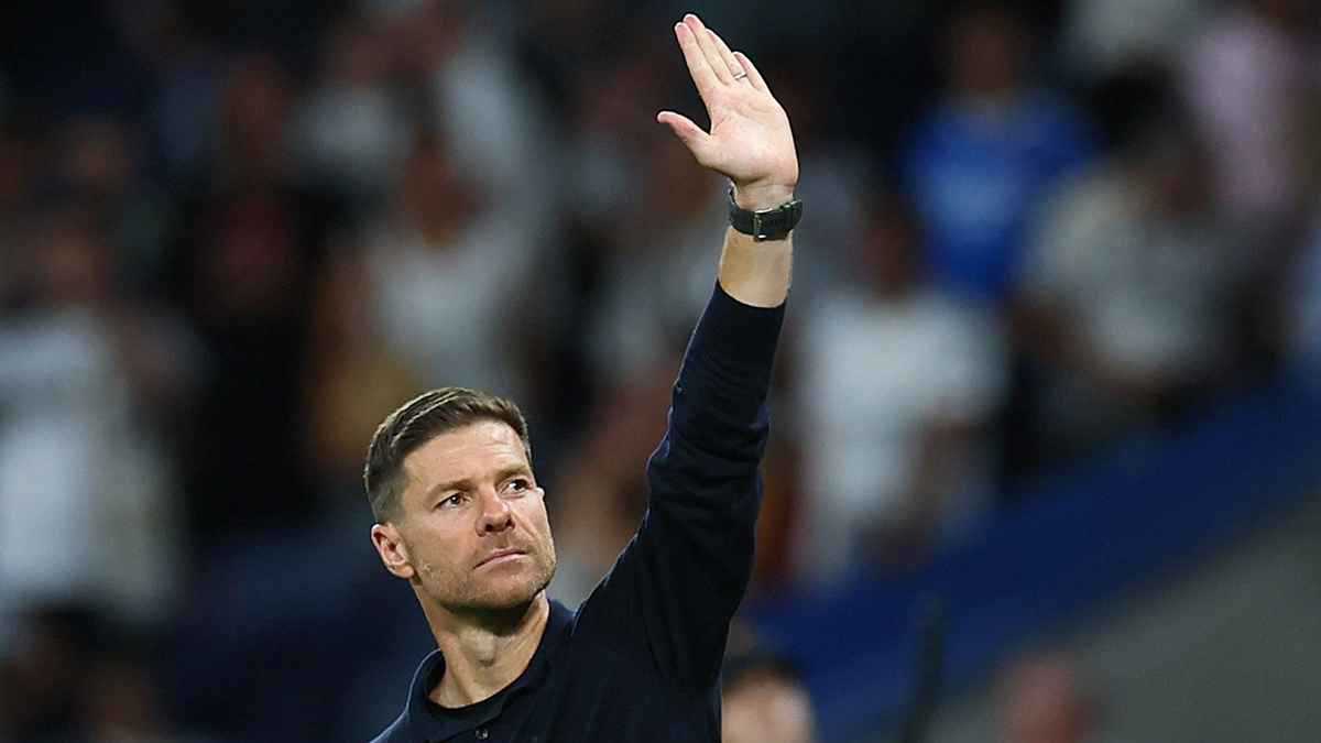 تشابي ألونسو يستعين بزيدان لتقديم موسم أسطوري