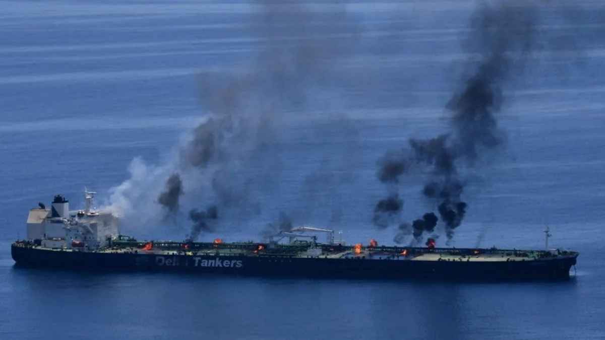 إثر هجوم للحوثيين في البحر الأحمر.. بدء عمليات إنقاذ الناقلة "سونيون"