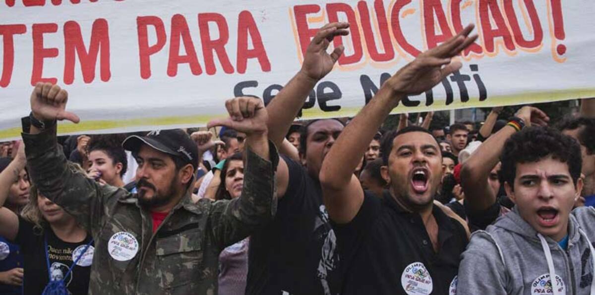 شرطة البرازيل تفرّق مظاهرات قبيل افتتاح أولمبياد ريو