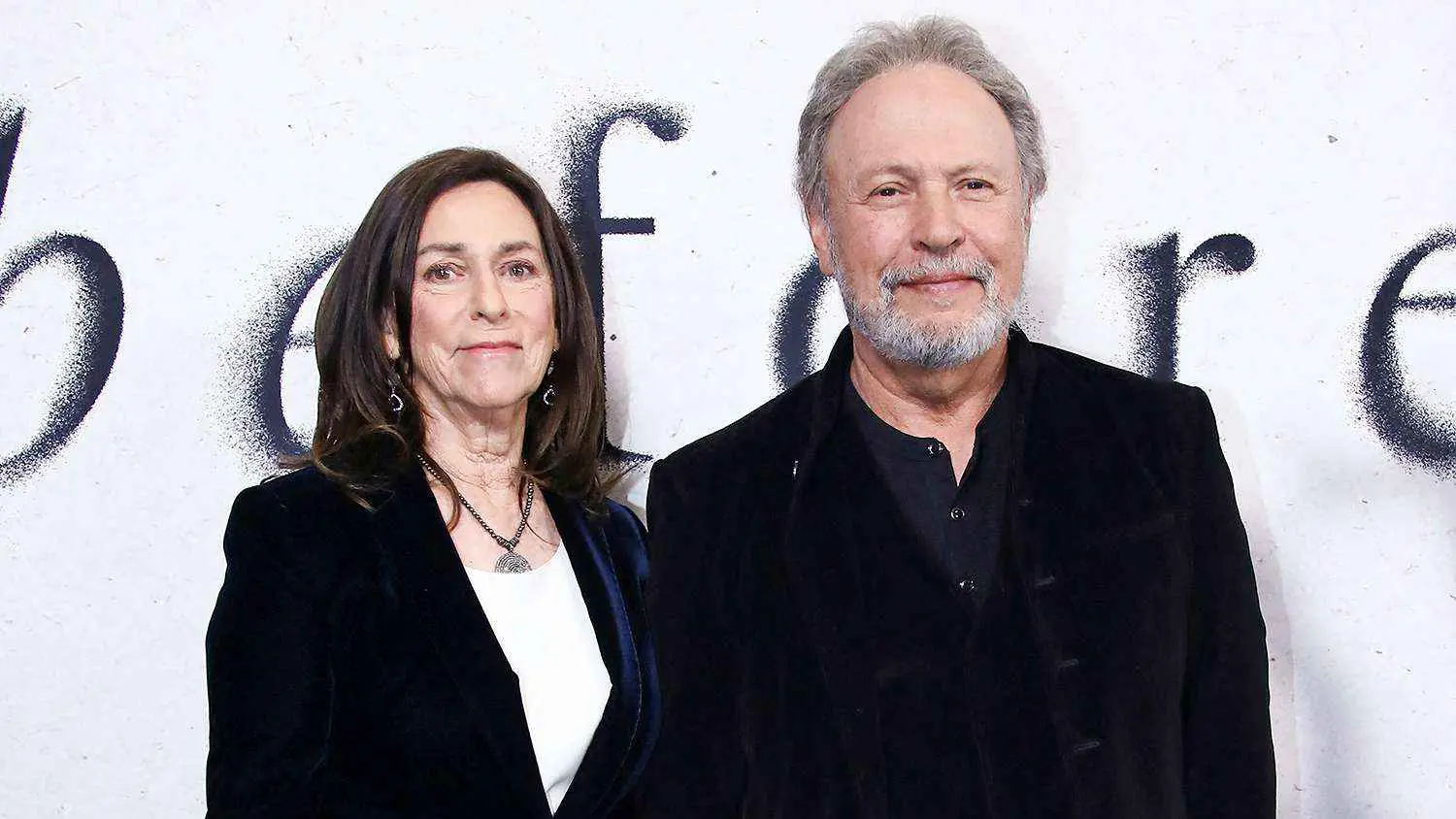 احتراق منازل نجوم هوليوود.. ممثل يفقد نصف قرن من الذكريات (فيديو)