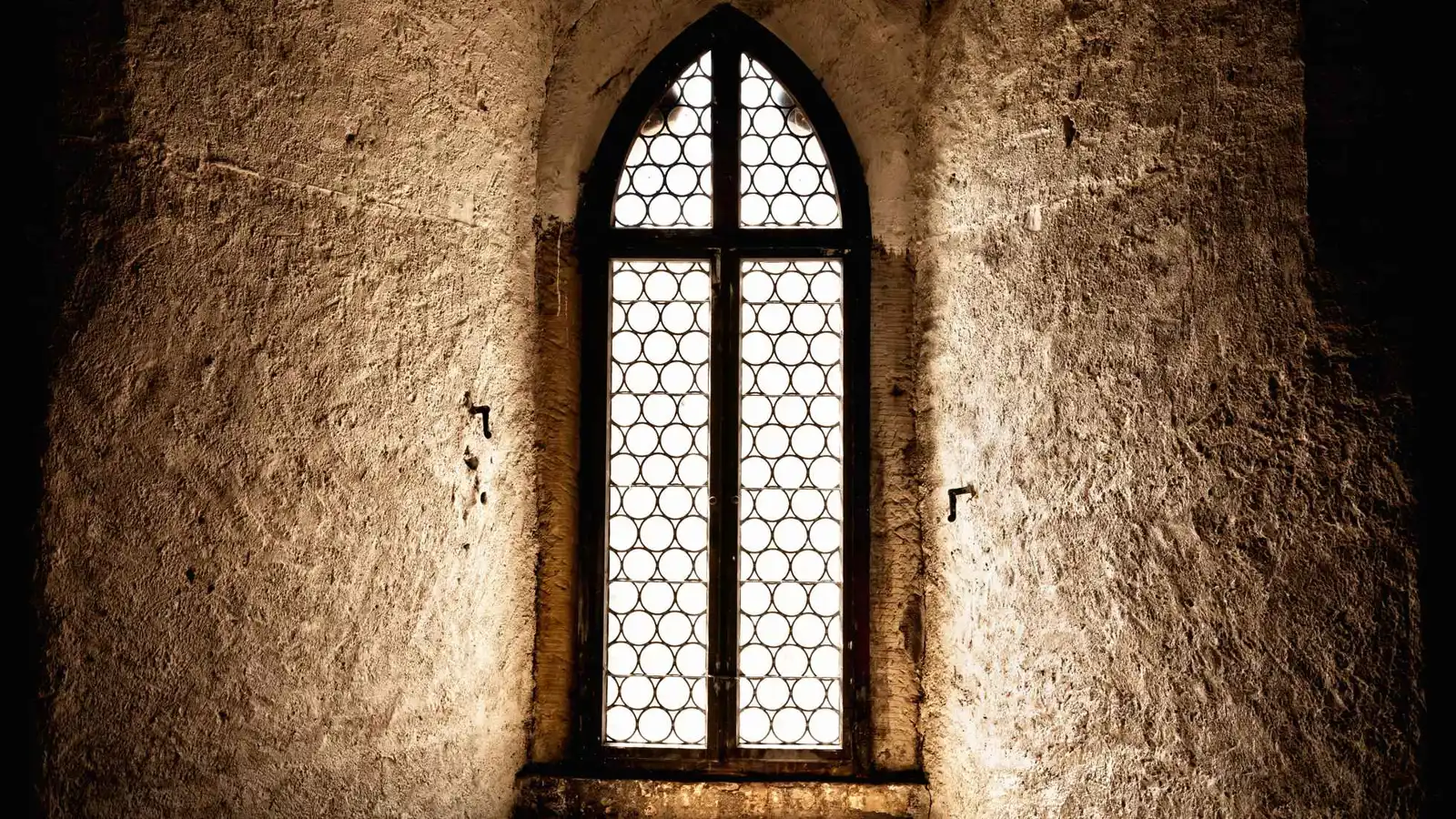 العثور على كنيستين وبقايا مدينة قديمة في مصر