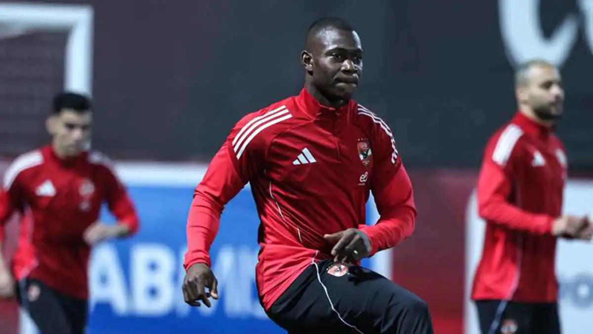 كم يبلغ راتب أليو ديانغ مع فالنسيا الإسباني؟