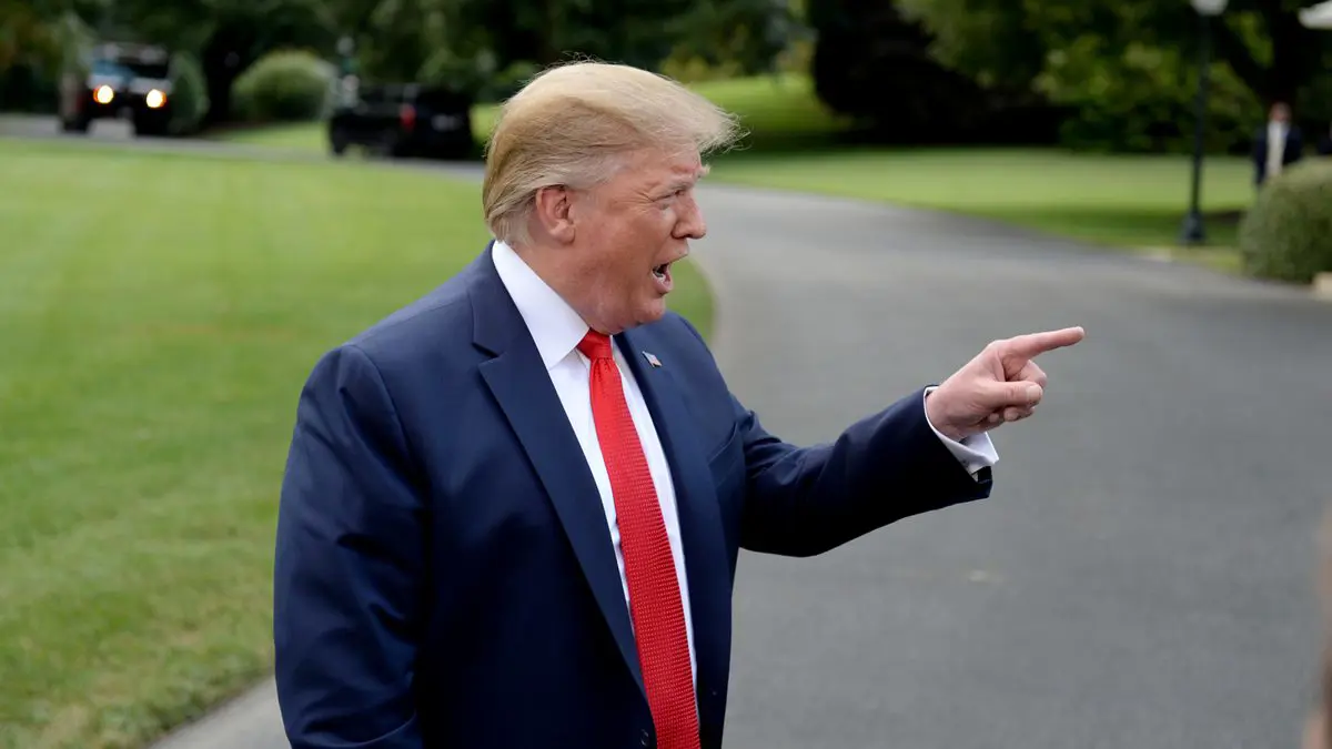 ترامب: أفكر في فرض حصار على فنزويلا