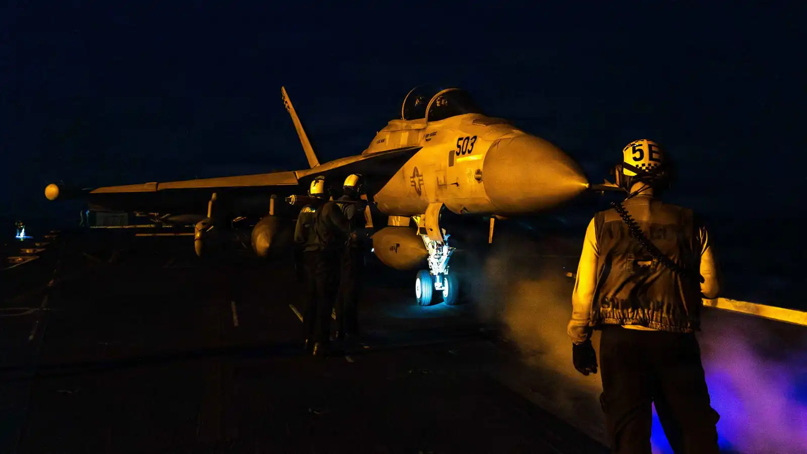 "صواريخ تتجول بحثاً عن الدمار".. الجيش الأمريكي يكشف تكتيك طهران (فيديو)