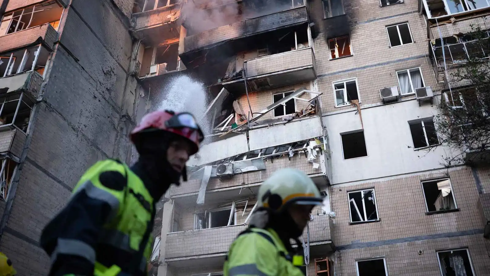 "تصعيد مدروس".. أوكرانيا تلقت أعنف الضربات بعد مكالمات بوتين وترامب