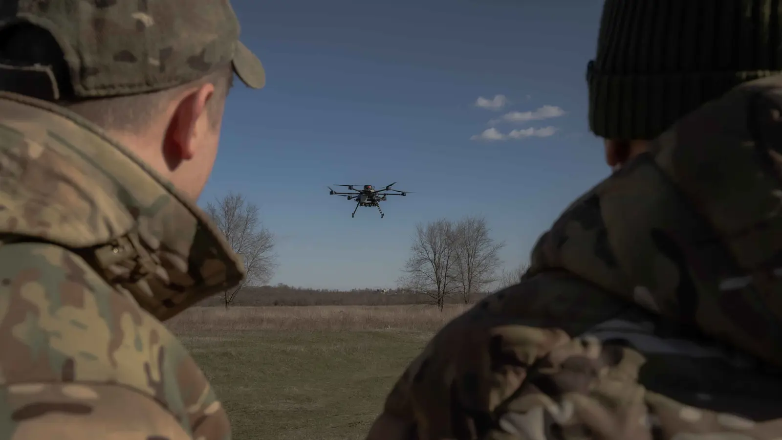 هجوم مسيرتين أوكرانيتين يعلق العمل بمطارين في موسكو