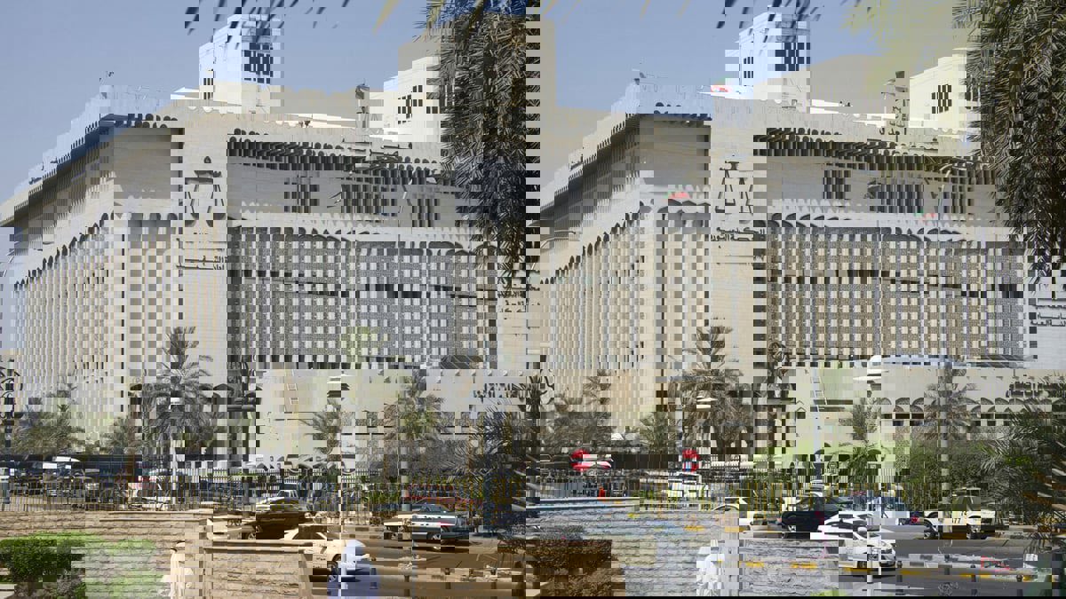 الكويت.. سجن مسؤول وتغريمه 13 مليون دولار لاختلاسه أموالا عامة