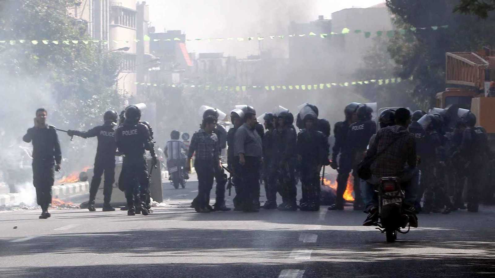 عبر "ستارلينك".. كيف يتحدى المتظاهرون النظام الإيراني؟